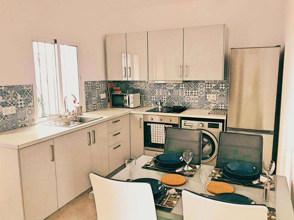 Town House With Patio In Quiet Residential Area 10 Min From Beach Torremolinos Szoba fotó