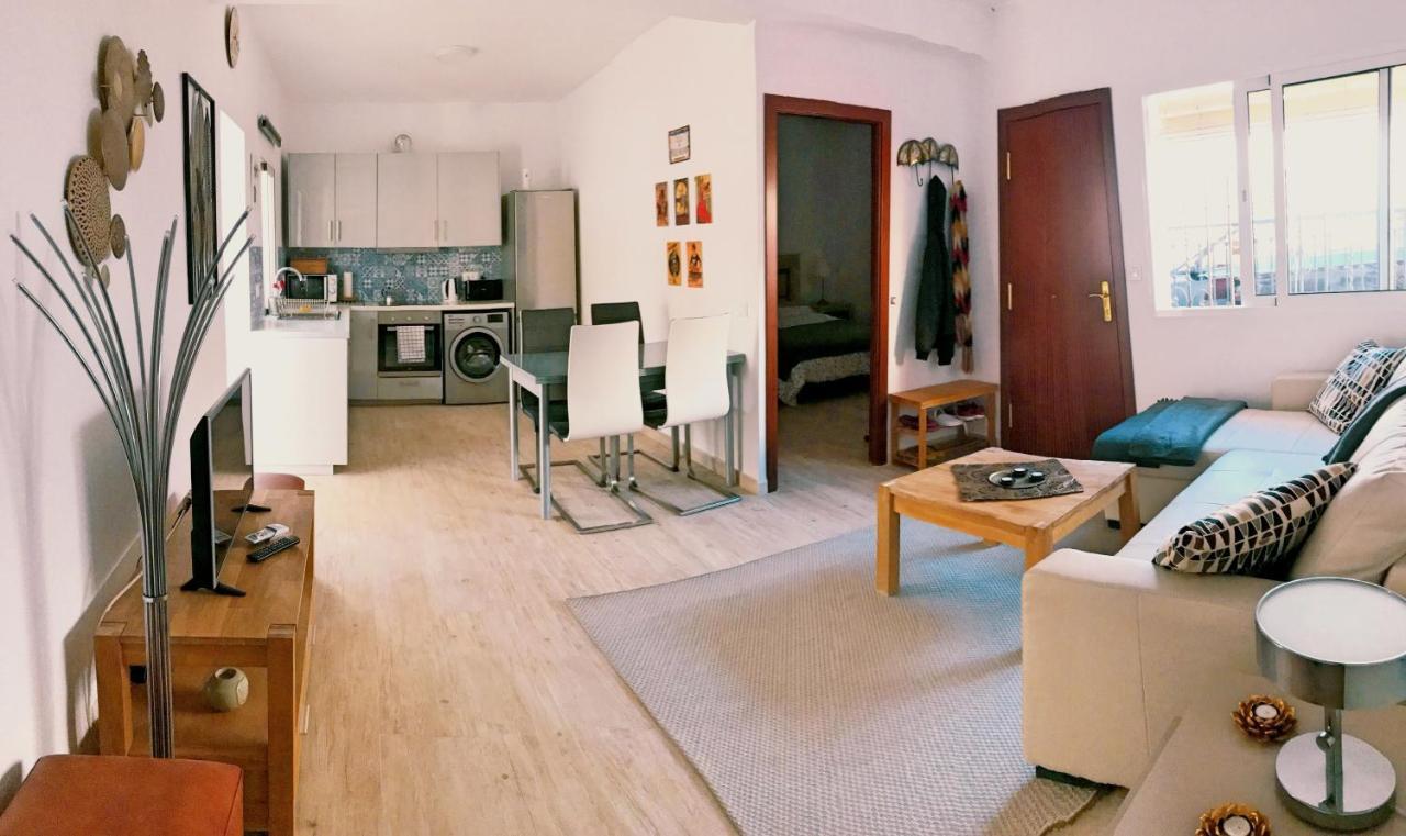 Town House With Patio In Quiet Residential Area 10 Min From Beach Torremolinos Kültér fotó